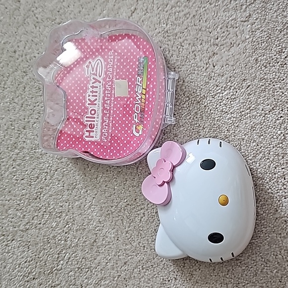 Hello Kitty portable charger power bank - Picture 2 of 8